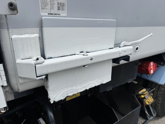 日野デュトロパッカー車（塵芥車）小型（2t・3t）[写真38]