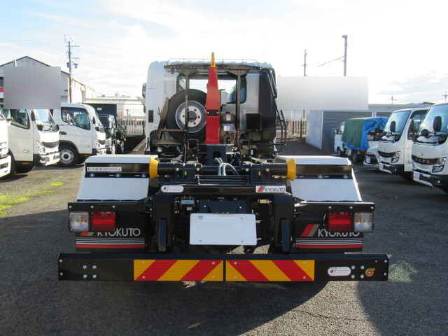 日野レンジャーコンテナ専用車増トン（6t・8t）[写真05]