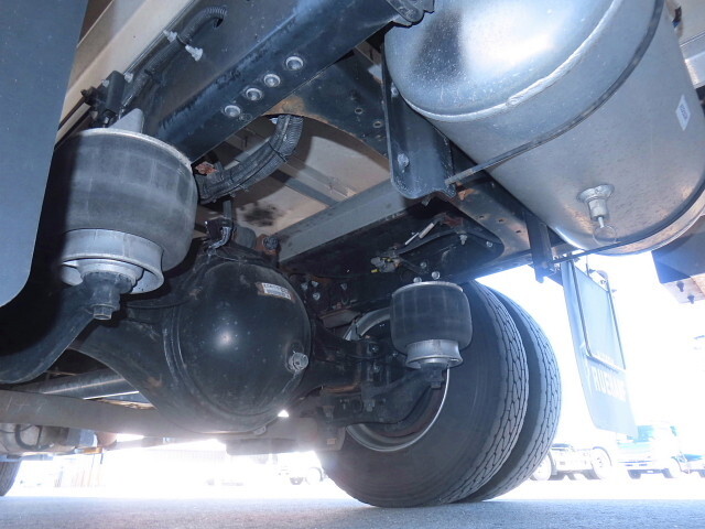 いすゞフォワード冷凍車（冷蔵車）中型（4t）[写真11]