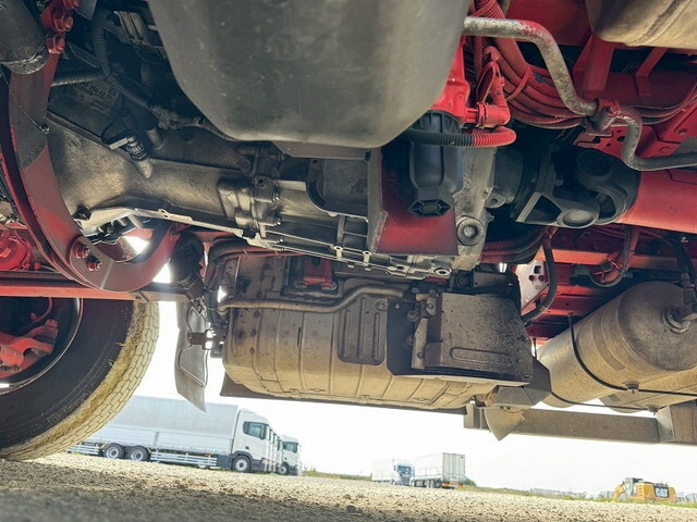 三菱ふそうスーパーグレート冷蔵冷凍ウイング大型（10t）[写真36]