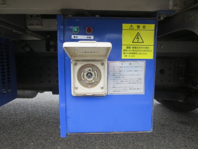 三菱ふそうキャンター冷凍車（冷蔵車）小型（2t・3t）[写真14]