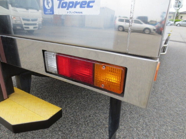 三菱ふそうキャンター冷凍車（冷蔵車）小型（2t・3t）[写真22]