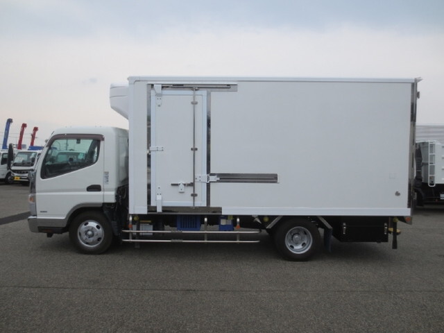 三菱ふそうキャンター冷凍車（冷蔵車）小型（2t・3t）[写真08]