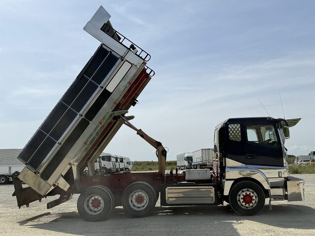 三菱ふそうスーパーグレートダンプ大型（10t）[写真10]