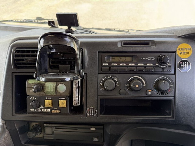 三菱ふそうスーパーグレートダンプ大型（10t）[写真29]