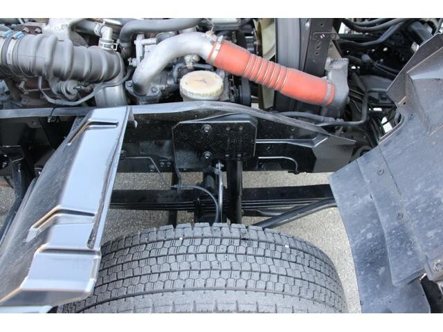 いすゞフォワードパッカー車（塵芥車）増トン（6t・8t）[写真13]