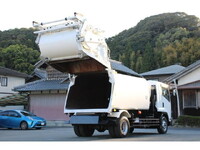 いすゞフォワードパッカー車（塵芥車）増トン（6t・8t）[写真22]