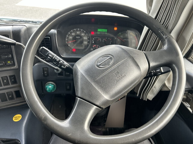 日野プロフィアトレーラーヘッド（トラクターヘッド）大型（10t）[写真36]