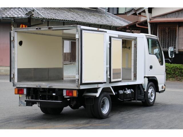 いすゞエルフ冷凍車（冷蔵車）小型（2t・3t）[写真14]