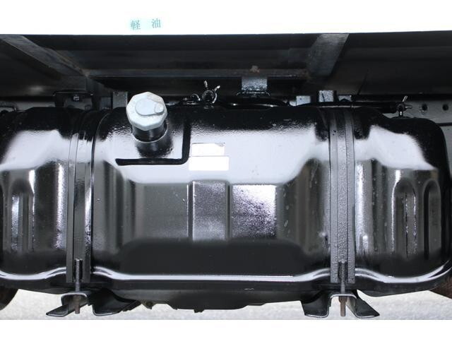 いすゞエルフ冷凍車（冷蔵車）小型（2t・3t）[写真24]