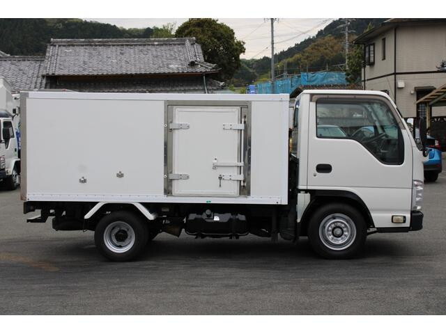 いすゞエルフ冷凍車（冷蔵車）小型（2t・3t）[写真07]
