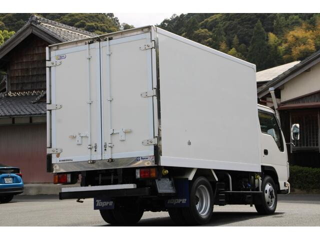 いすゞエルフ冷凍車（冷蔵車）小型（2t・3t）[写真04]