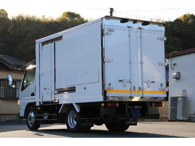 三菱ふそうキャンター冷凍車（冷蔵車）小型（2t・3t）[写真02]