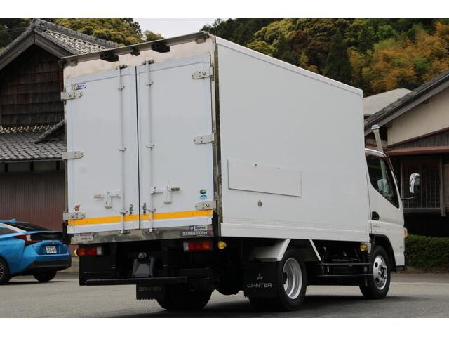 三菱ふそうキャンター冷凍車（冷蔵車）小型（2t・3t）[写真04]
