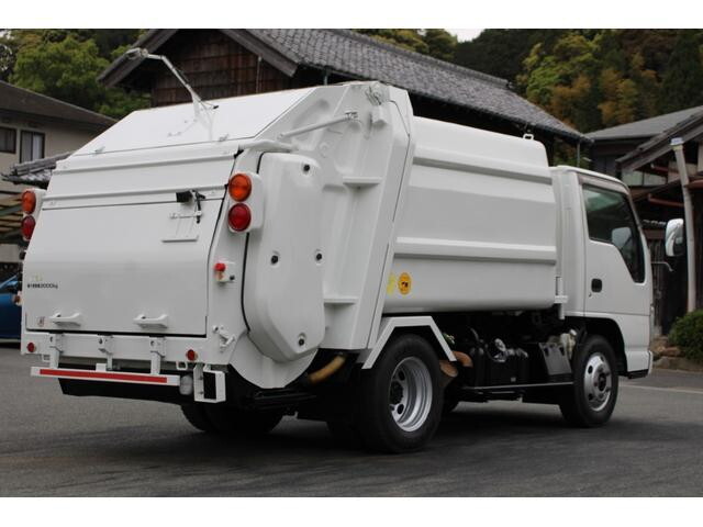 いすゞエルフパッカー車（塵芥車）小型（2t・3t）[写真04]