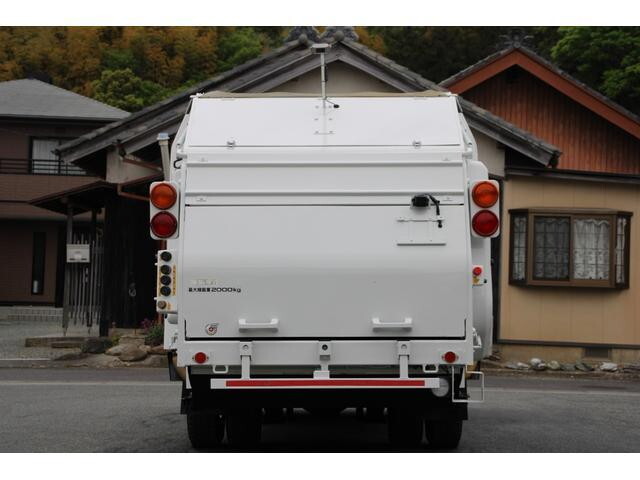 いすゞエルフパッカー車（塵芥車）小型（2t・3t）[写真06]