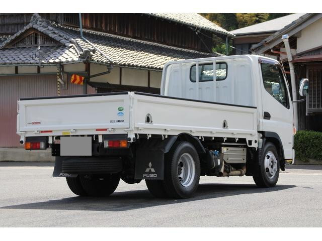 三菱ふそうキャンター平ボディ小型（2t・3t）[写真04]