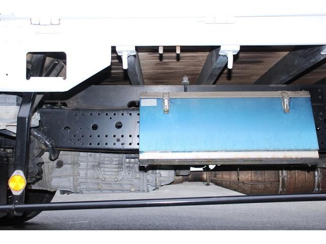 いすゞフォワード平ボディ中型（4t）[写真14]