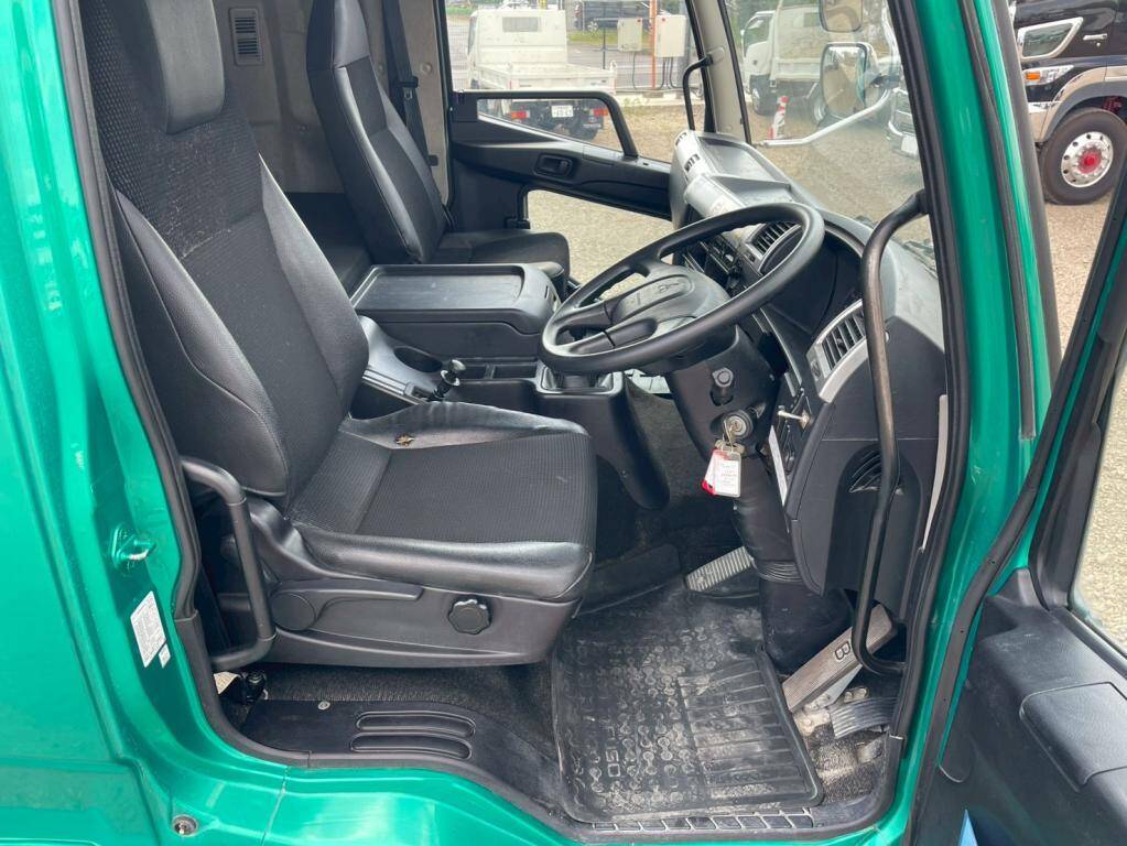 三菱ふそうファイター家畜運搬車増トン（6t・8t）[写真20]