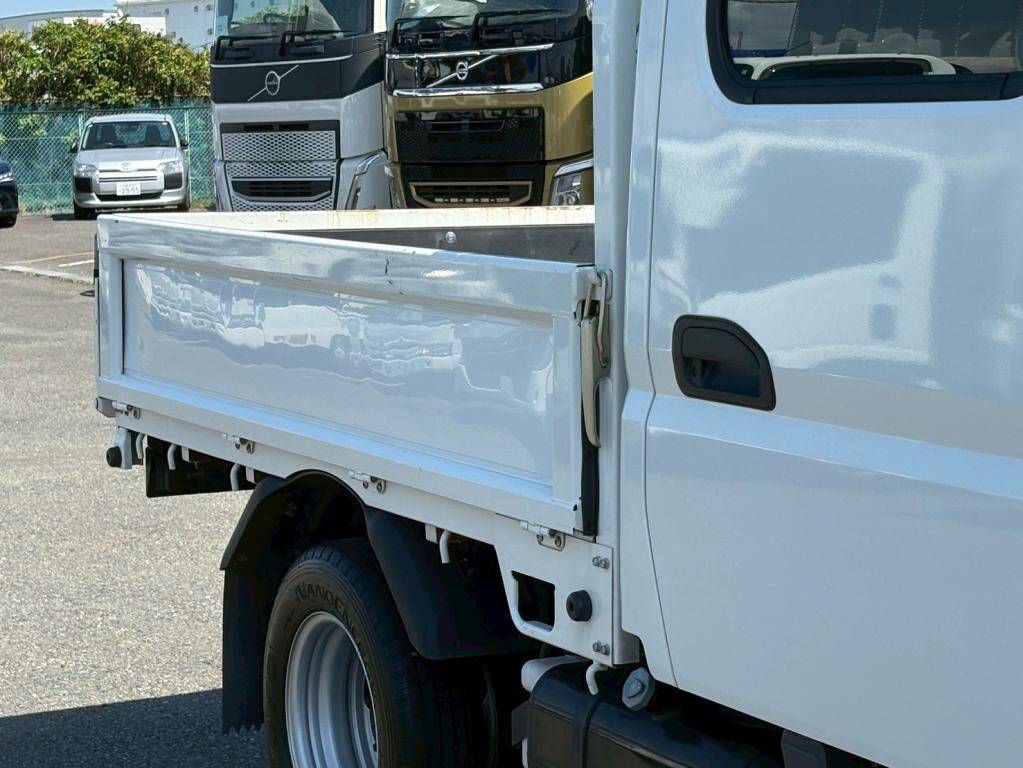三菱ふそうキャンターダブルキャブ（Wキャブ）小型（2t・3t）[写真03]