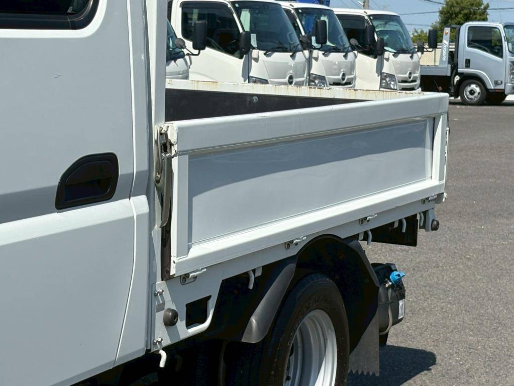三菱ふそうキャンターダブルキャブ（Wキャブ）小型（2t・3t）[写真04]