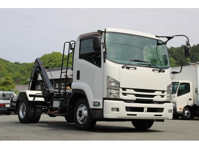 いすゞフォワードコンテナ専用車中型（4t）[写真01]