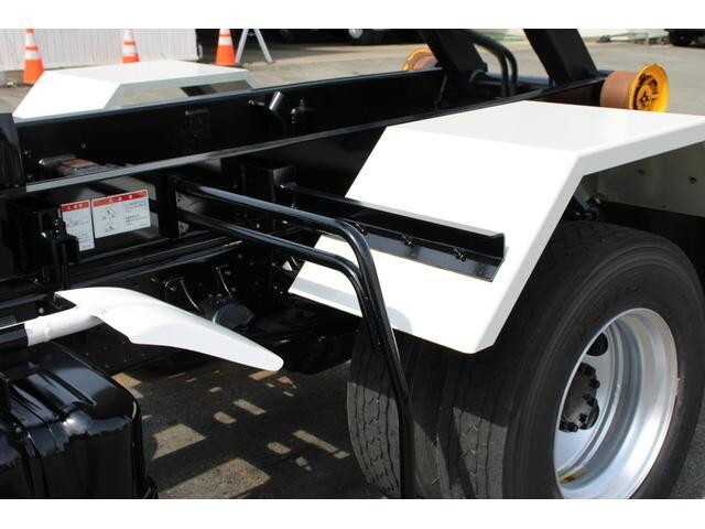 いすゞフォワードコンテナ専用車中型（4t）[写真16]