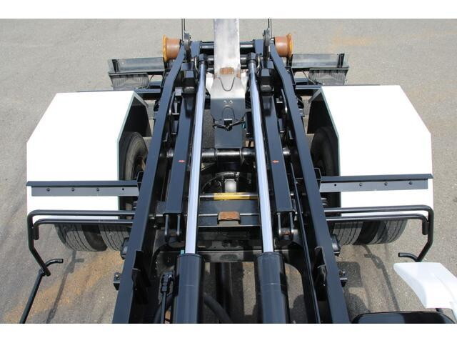 いすゞフォワードコンテナ専用車中型（4t）[写真19]