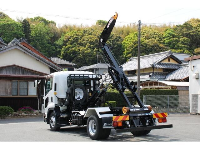 いすゞフォワードコンテナ専用車中型（4t）[写真02]