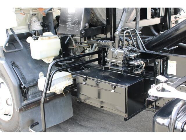 いすゞフォワードコンテナ専用車中型（4t）[写真20]
