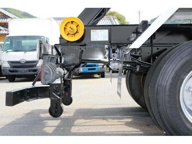 いすゞフォワードコンテナ専用車中型（4t）[写真23]