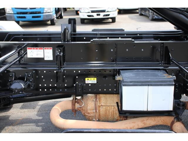 いすゞフォワードコンテナ専用車中型（4t）[写真25]
