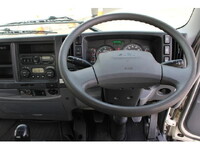 いすゞフォワードコンテナ専用車中型（4t）[写真30]
