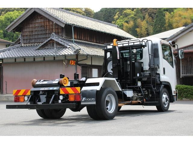 いすゞフォワードコンテナ専用車中型（4t）[写真05]