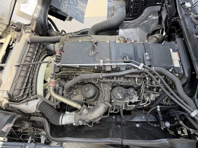 三菱ふそうスーパーグレートアルミウイング大型（10t）[写真16]
