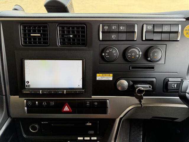 三菱ふそうスーパーグレートアルミウイング大型（10t）[写真35]