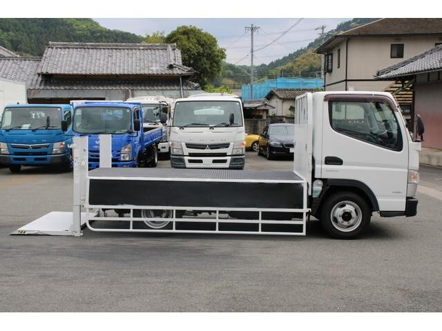 三菱ふそうキャンター平ボディ小型（2t・3t）[写真16]