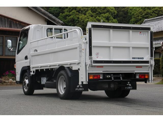 三菱ふそうキャンター平ボディ小型（2t・3t）[写真02]
