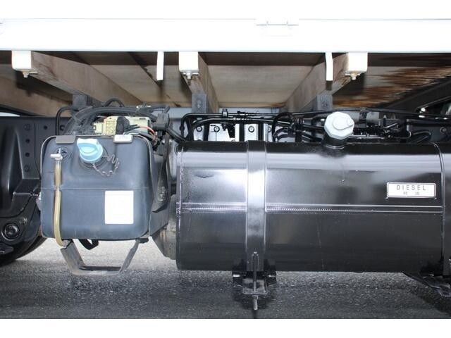 三菱ふそうキャンター平ボディ小型（2t・3t）[写真21]