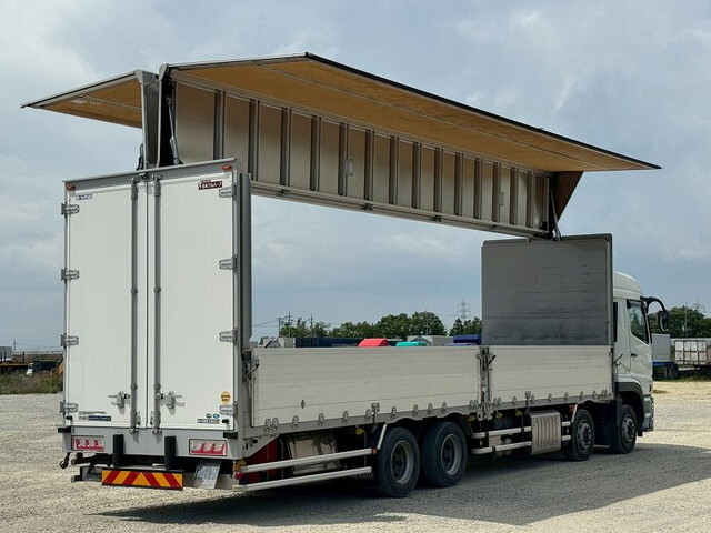 三菱ふそうスーパーグレートアルミウイング大型（10t）[写真02]