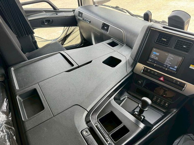 三菱ふそうスーパーグレートアルミウイング大型（10t）[写真21]