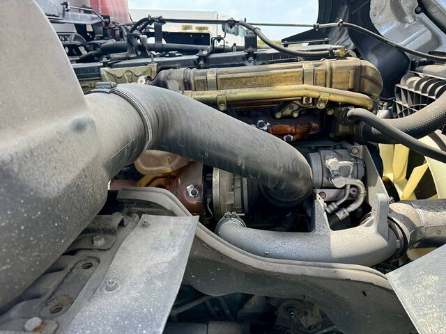 三菱ふそうスーパーグレートアルミウイング大型（10t）[写真27]