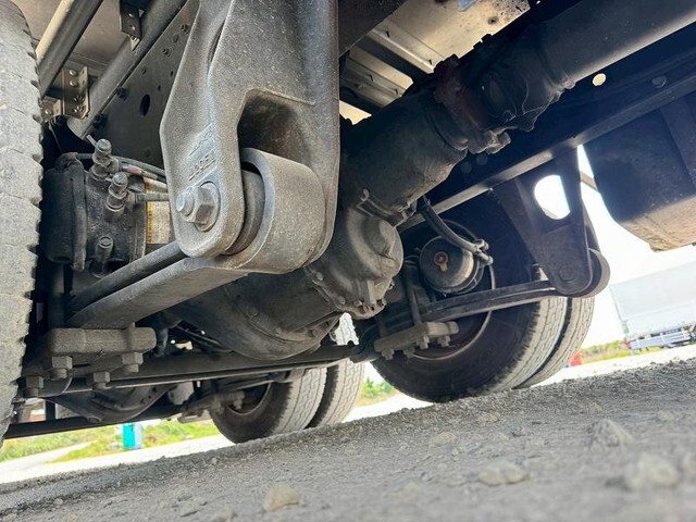 三菱ふそうスーパーグレートアルミウイング大型（10t）[写真29]