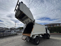 いすゞフォワードパッカー車（塵芥車）増トン（6t・8t）[写真13]