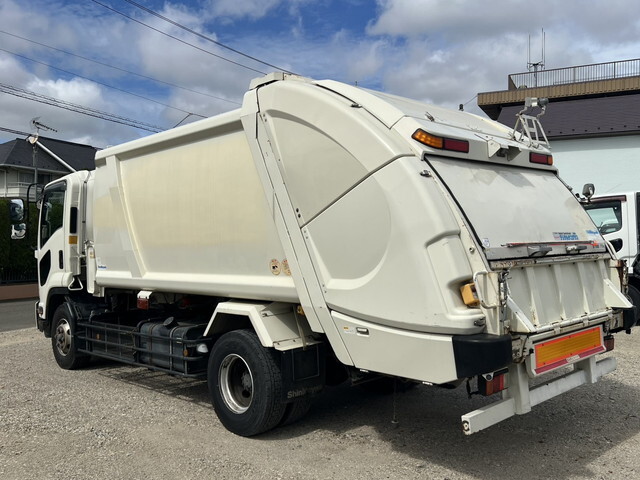 いすゞフォワードパッカー車（塵芥車）増トン（6t・8t）[写真02]