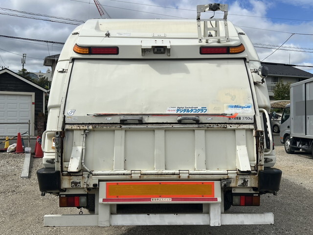 いすゞフォワードパッカー車（塵芥車）増トン（6t・8t）[写真08]