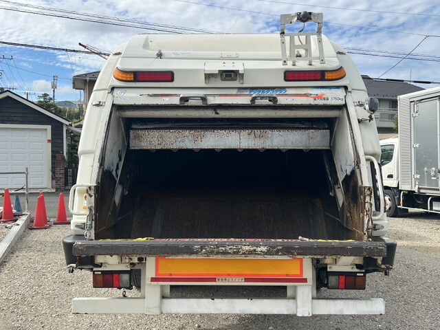 いすゞフォワードパッカー車（塵芥車）増トン（6t・8t）[写真09]