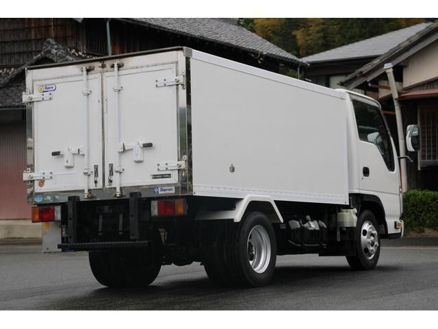 いすゞエルフ冷凍車（冷蔵車）小型（2t・3t）[写真04]