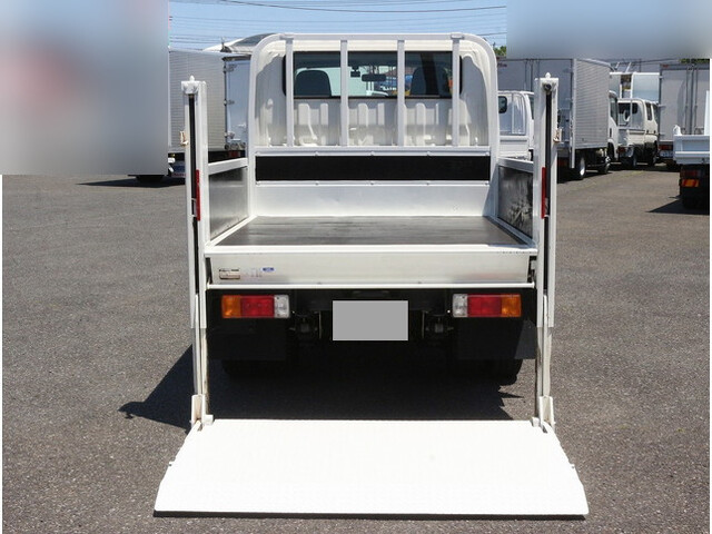 日野デュトロダブルキャブ（Wキャブ）小型（2t・3t）[写真12]