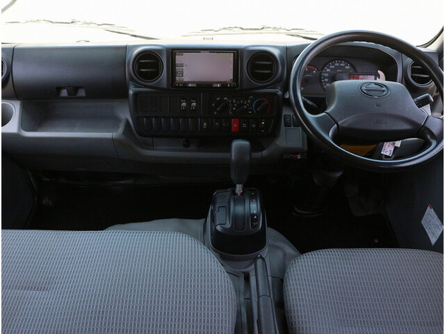 日野デュトロダブルキャブ（Wキャブ）小型（2t・3t）[写真19]